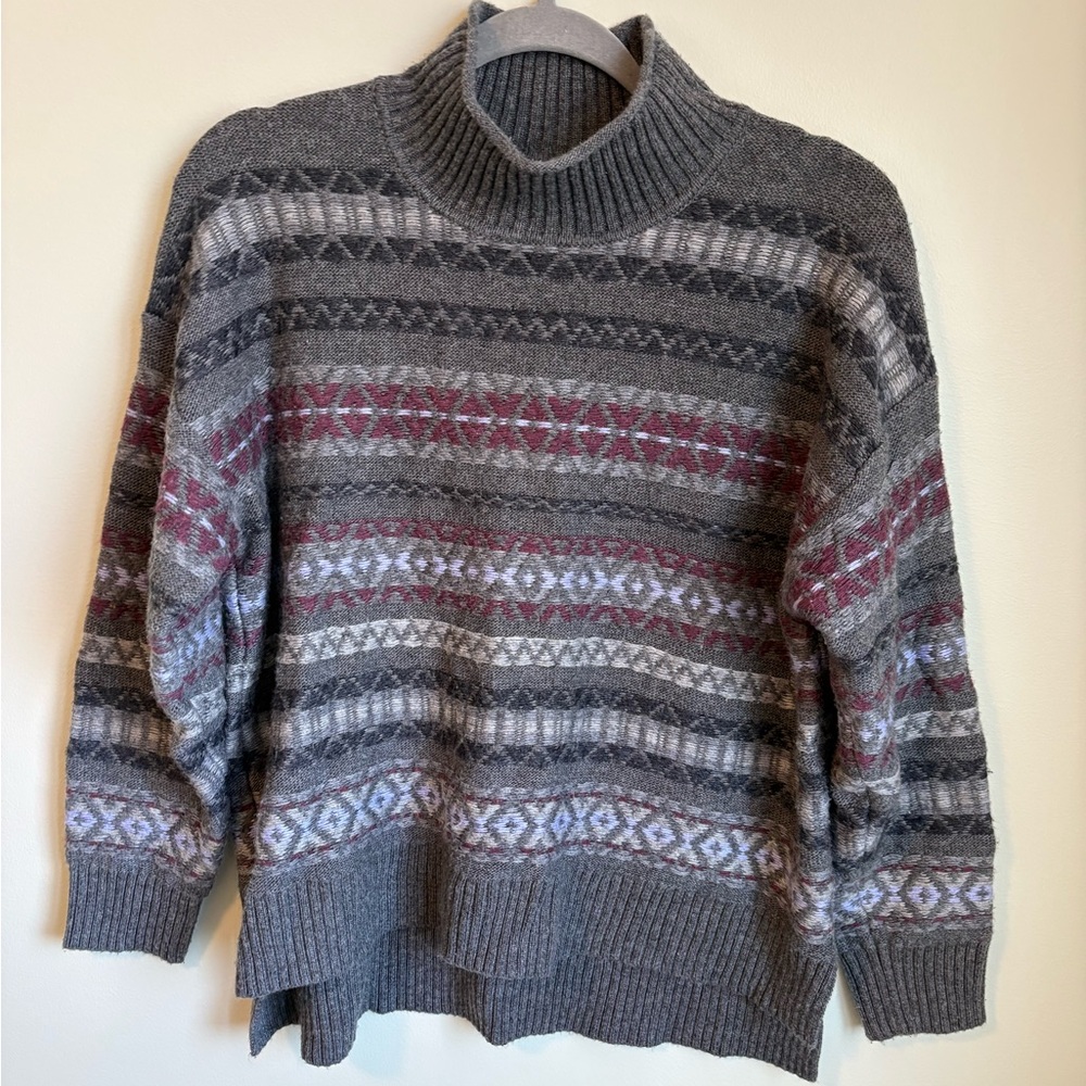 OST Gray Patterned Mock Neck Women's Sweater - Gray with Maroon Accents Size L
